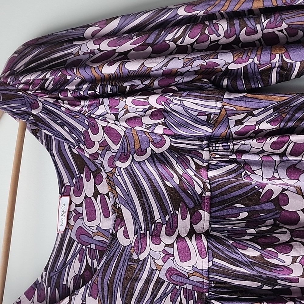 Max & Co Vibrant Printed Jersey Knit Flowy Dress - Picture 2 of 9
